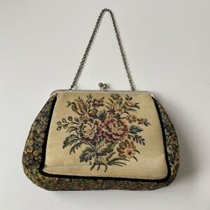 Vintage 40s La Marquise Floral Tapestry Chain clutch purse Bag